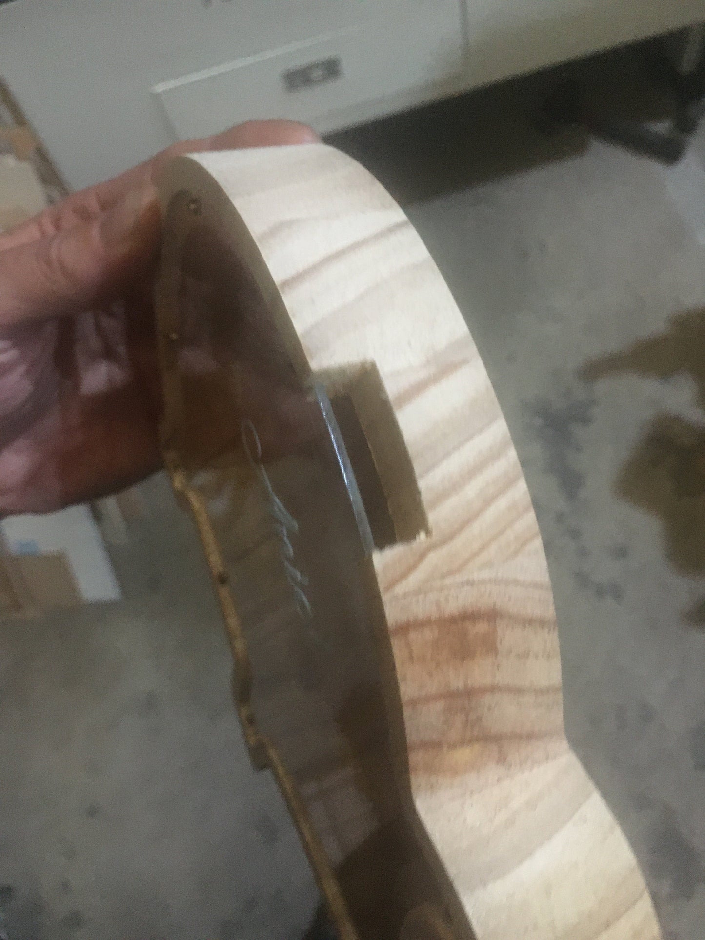 Hucha de madera con diseño de cerdito