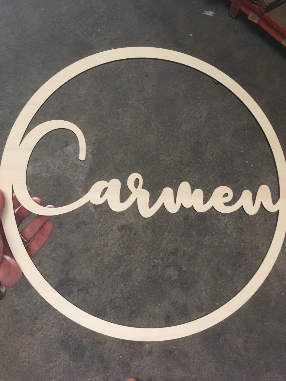 Nombres en círculos discos madera