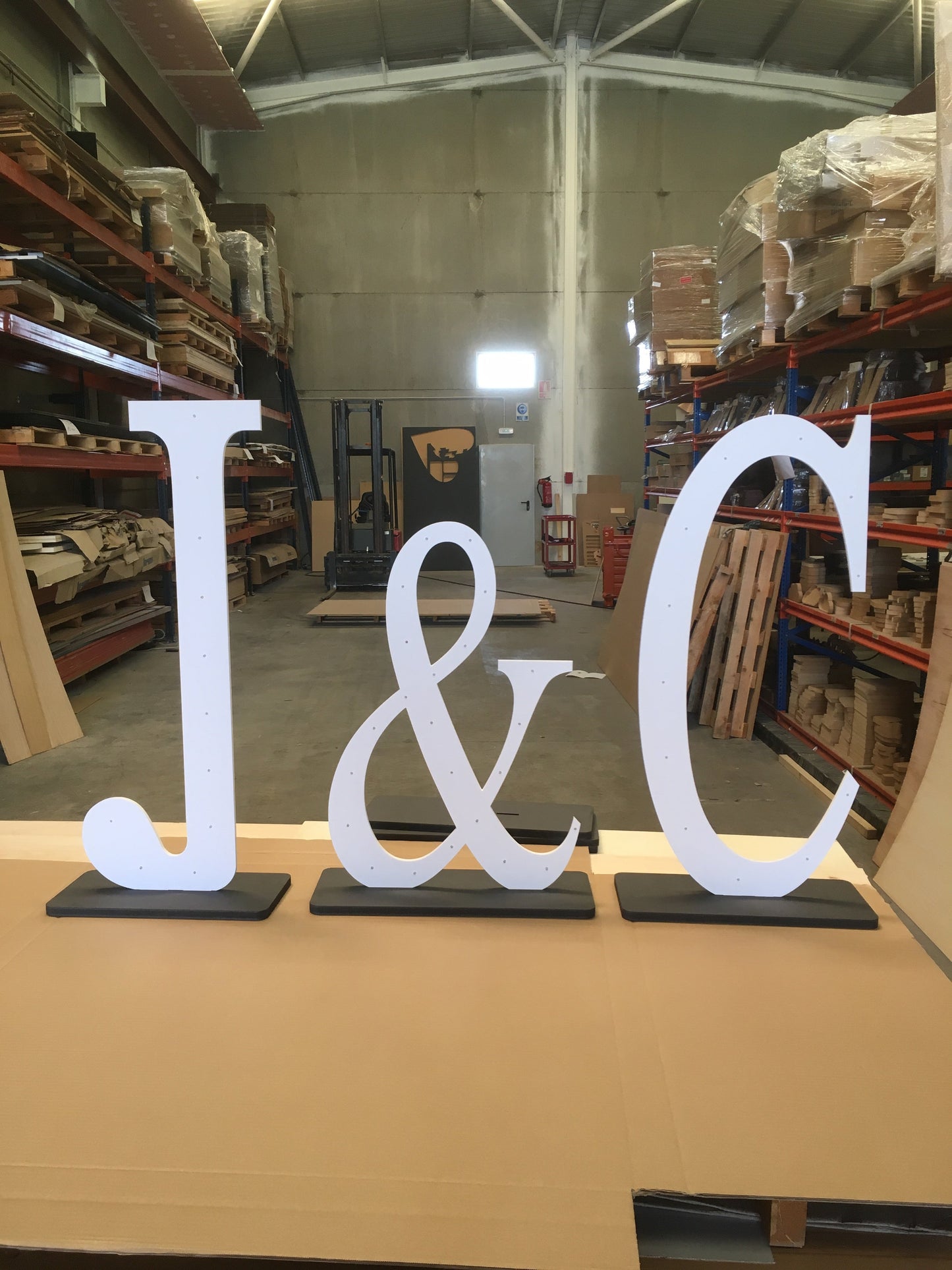 Letras blancas y de madera iluminadas de 1m/100 cms para bodas