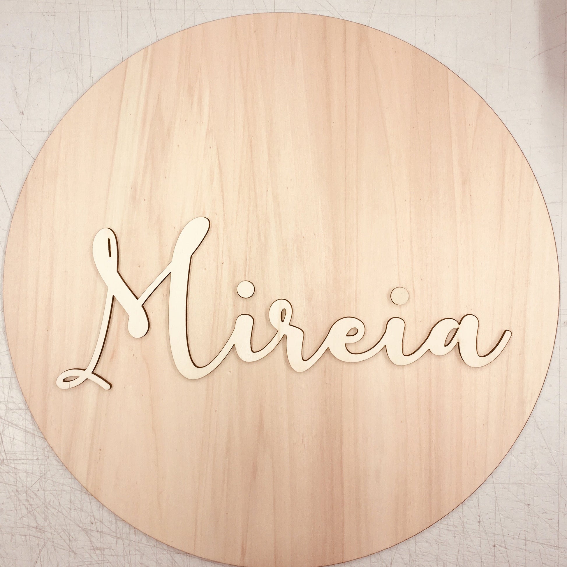 Nombre decorativo en madera para regalo