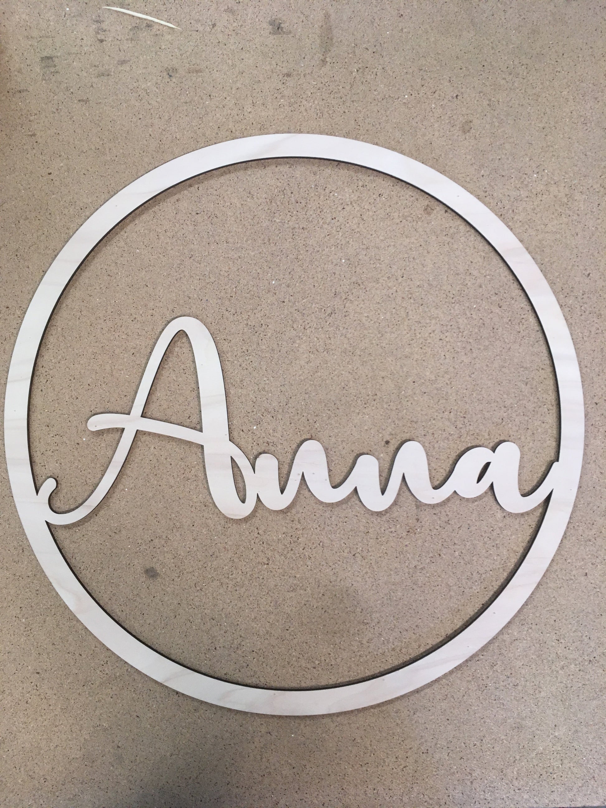 Nombres decorativos de madera natural