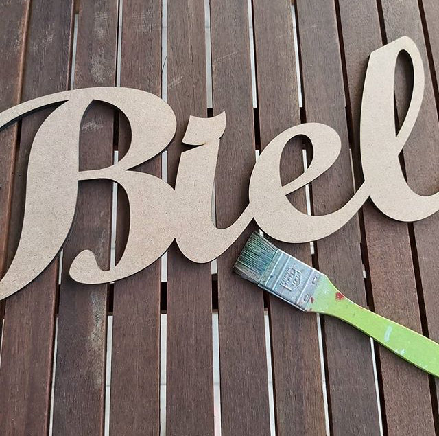 Nombre pequeño de madera de 11 cms