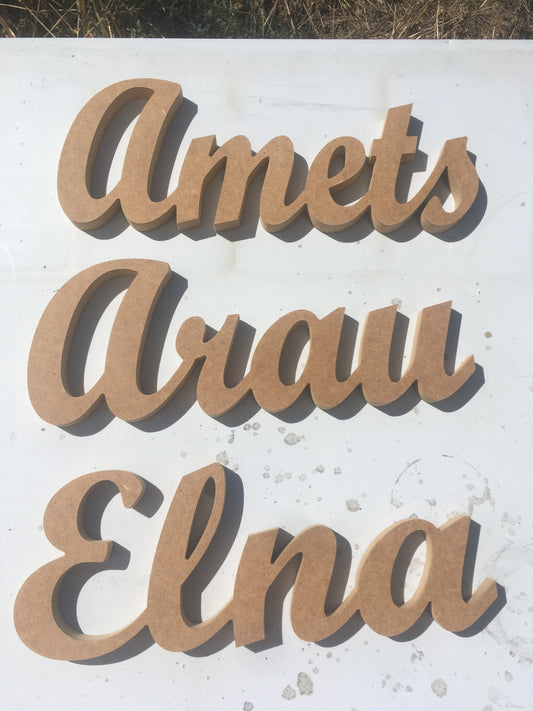 Nombre pequeño de madera de 11 cms