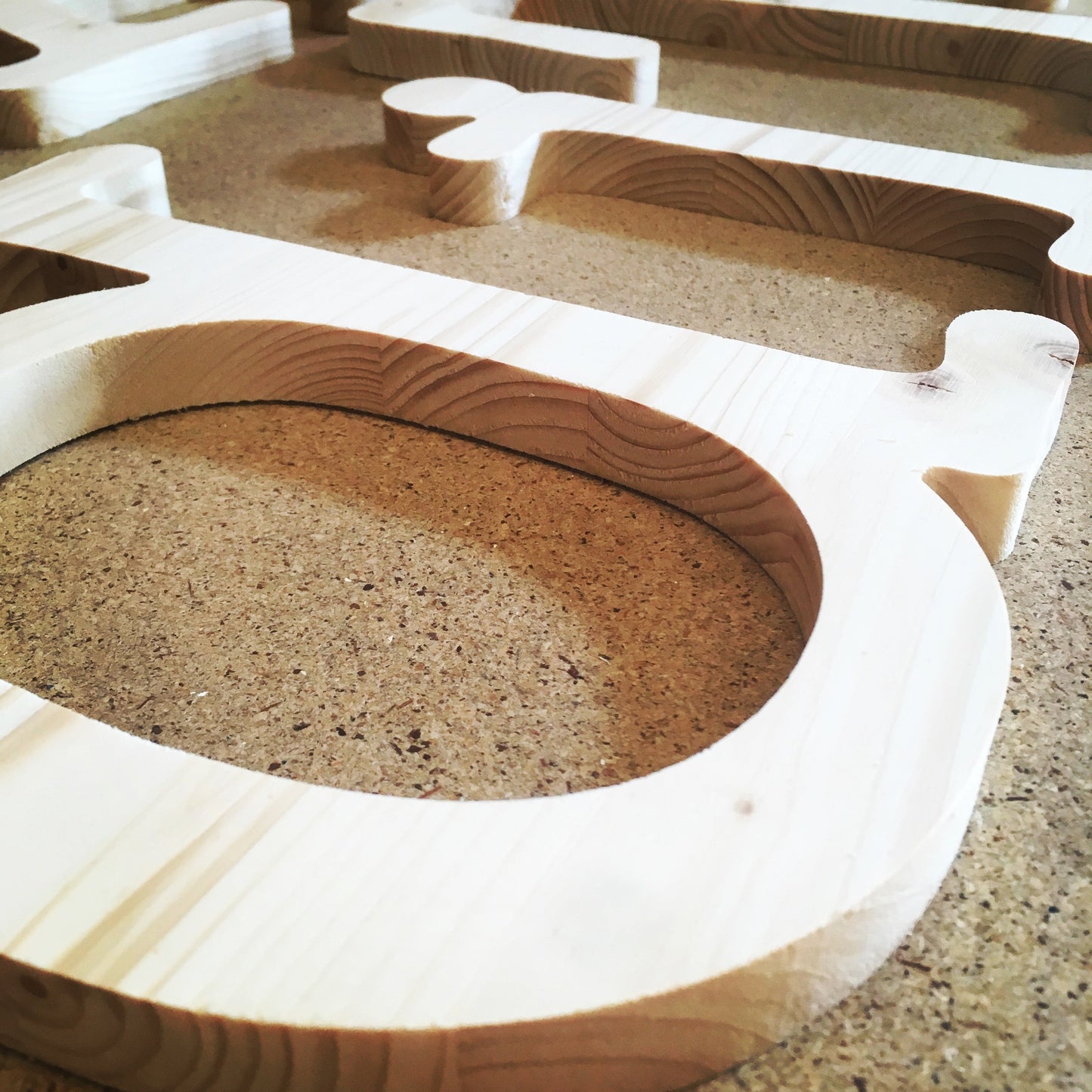 Letras de madera natural para formar nombres y frases