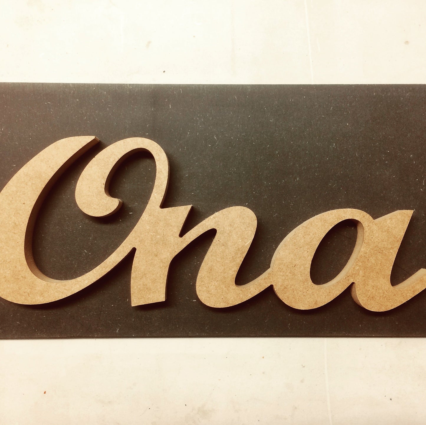 Nombre pequeño de madera de 11 cms