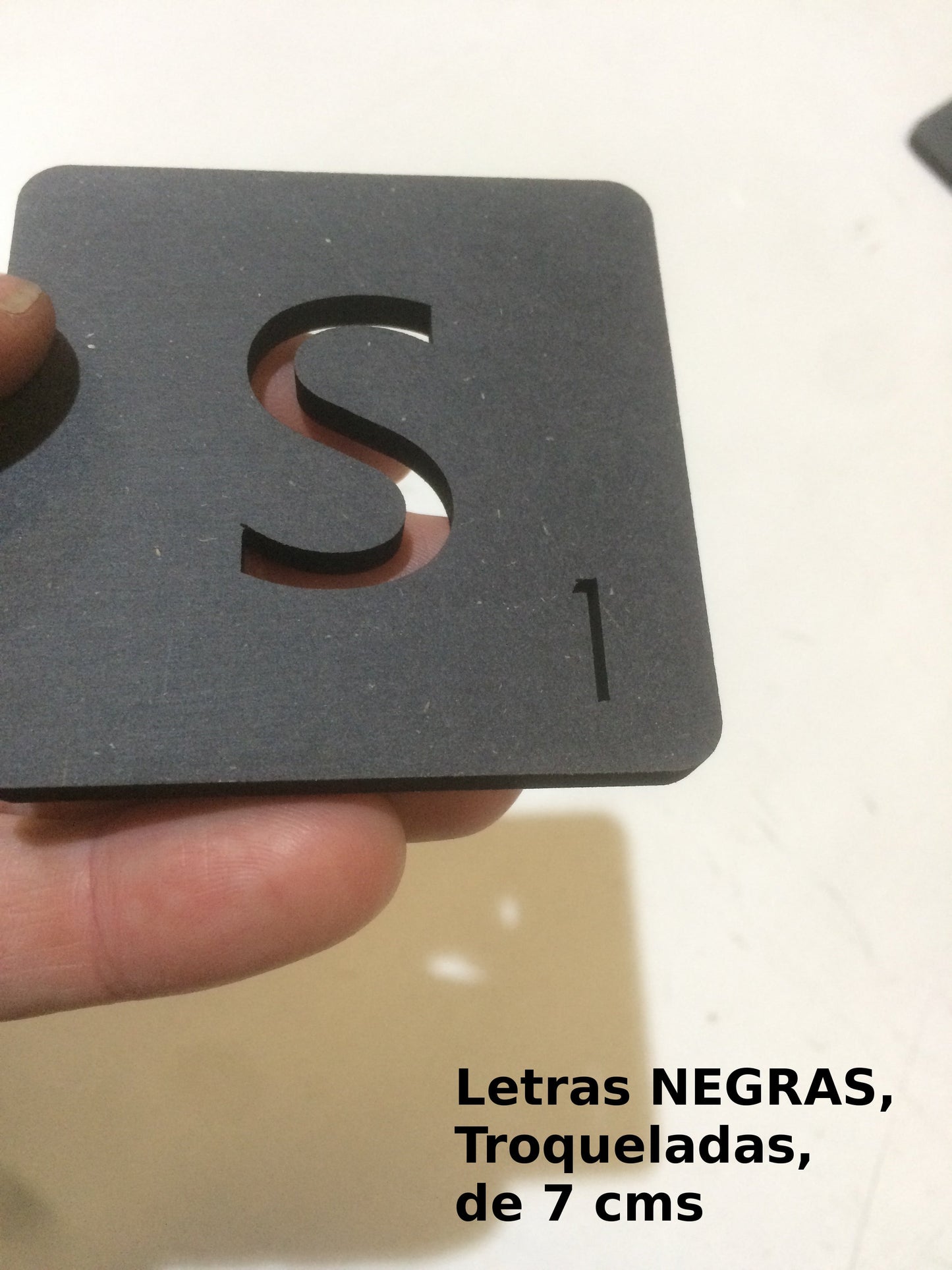 Letras SCRABBLE adhesivas de madera para decoración de pared