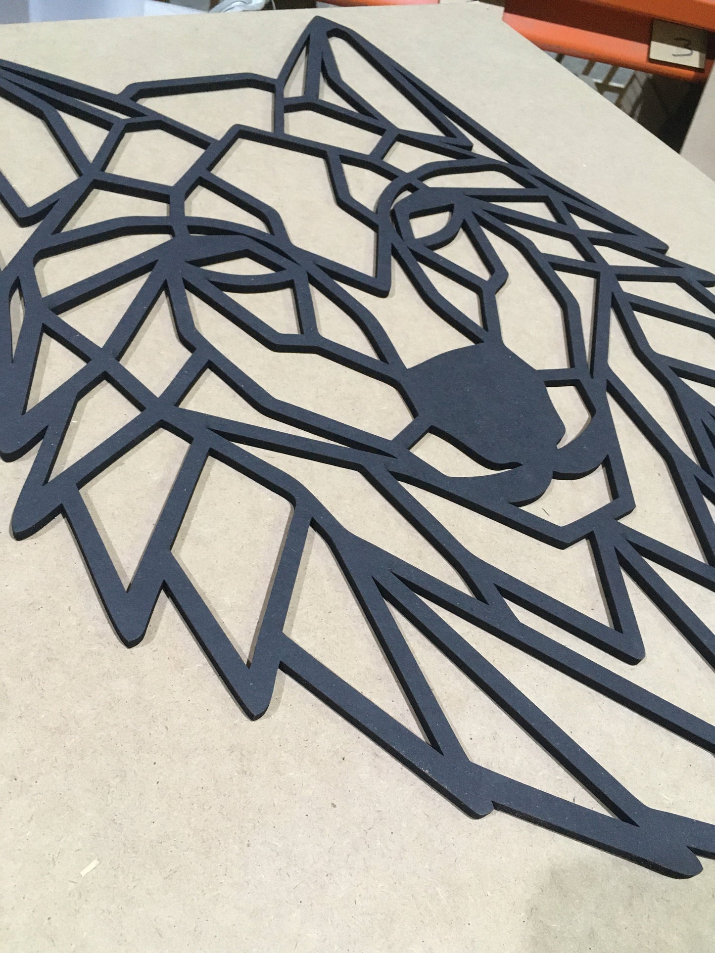 Cabeza de lobo personalizada de madera para decoración de pared