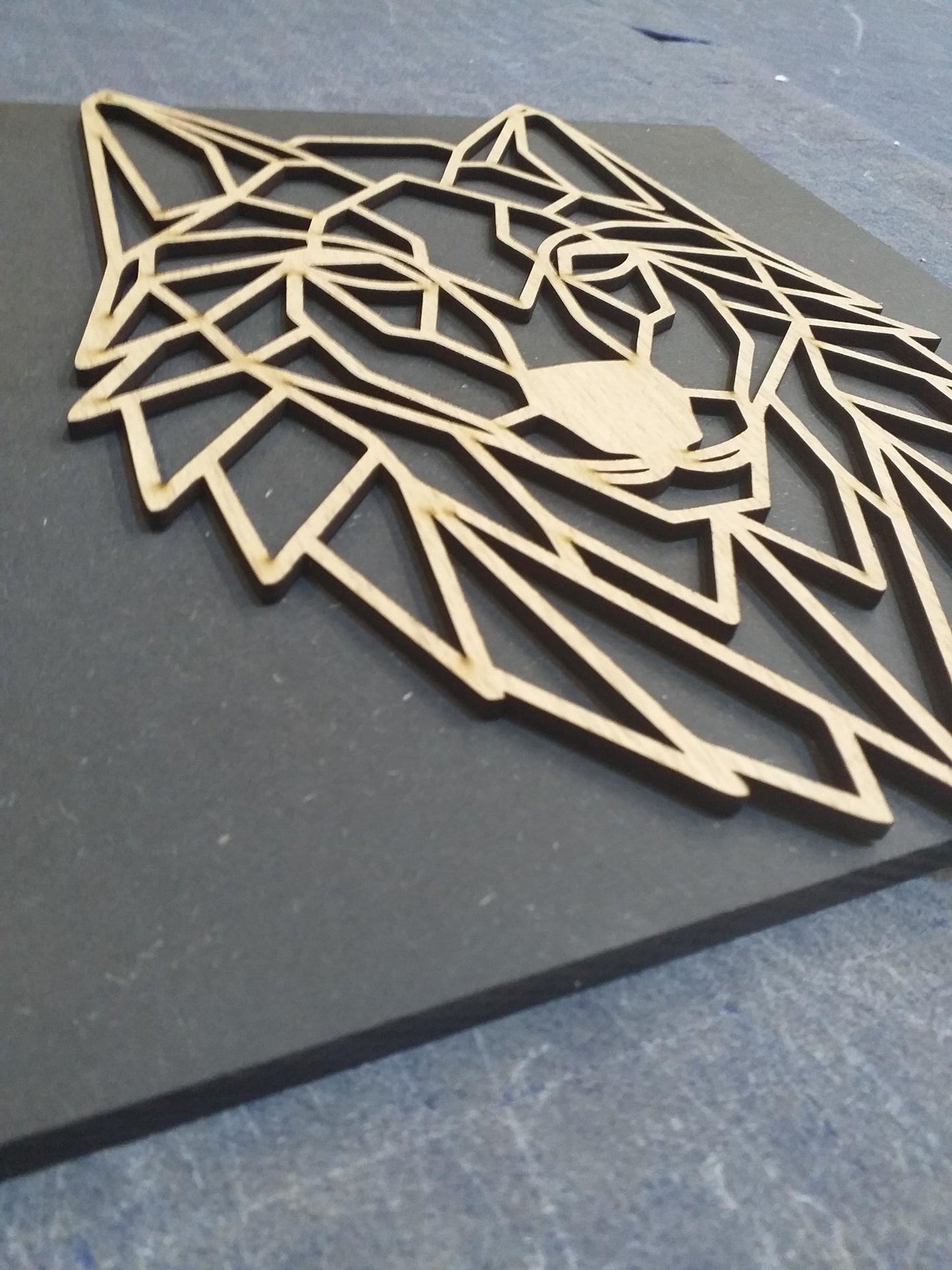 Cabeza de lobo personalizada de madera para decoración de pared