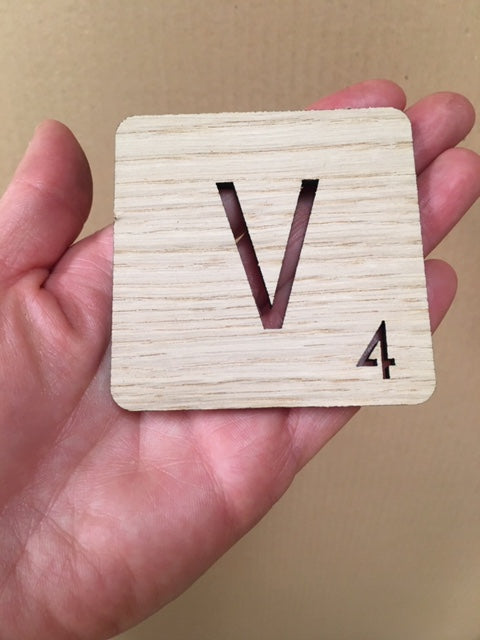 Letras SCRABBLE adhesivas de madera para decoración de pared