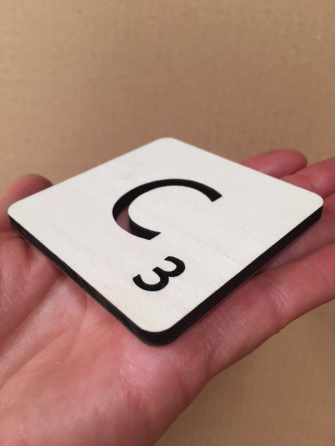Letras SCRABBLE adhesivas de madera para decoración de pared