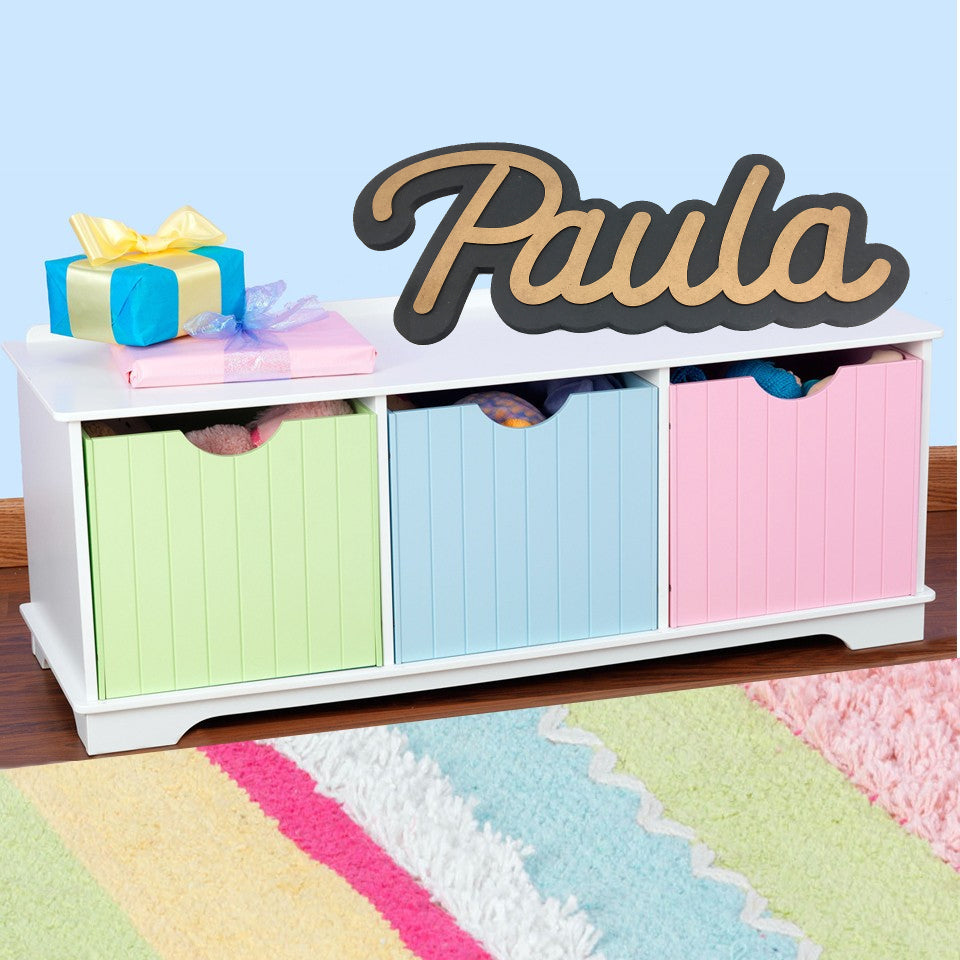 Nombre bicolor de madera para estantería o mesa, o para colgar en puerta o pared