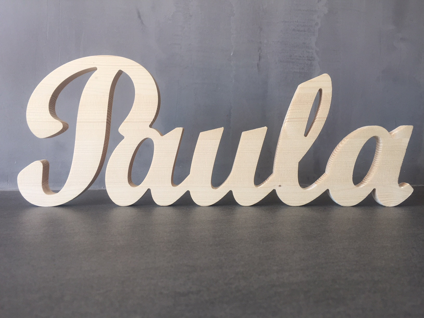 Nombre en madera de abeto/pino