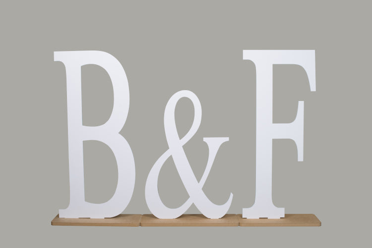 Letras corporeas y decorativas blancas de tamaño 10 a 100 cms