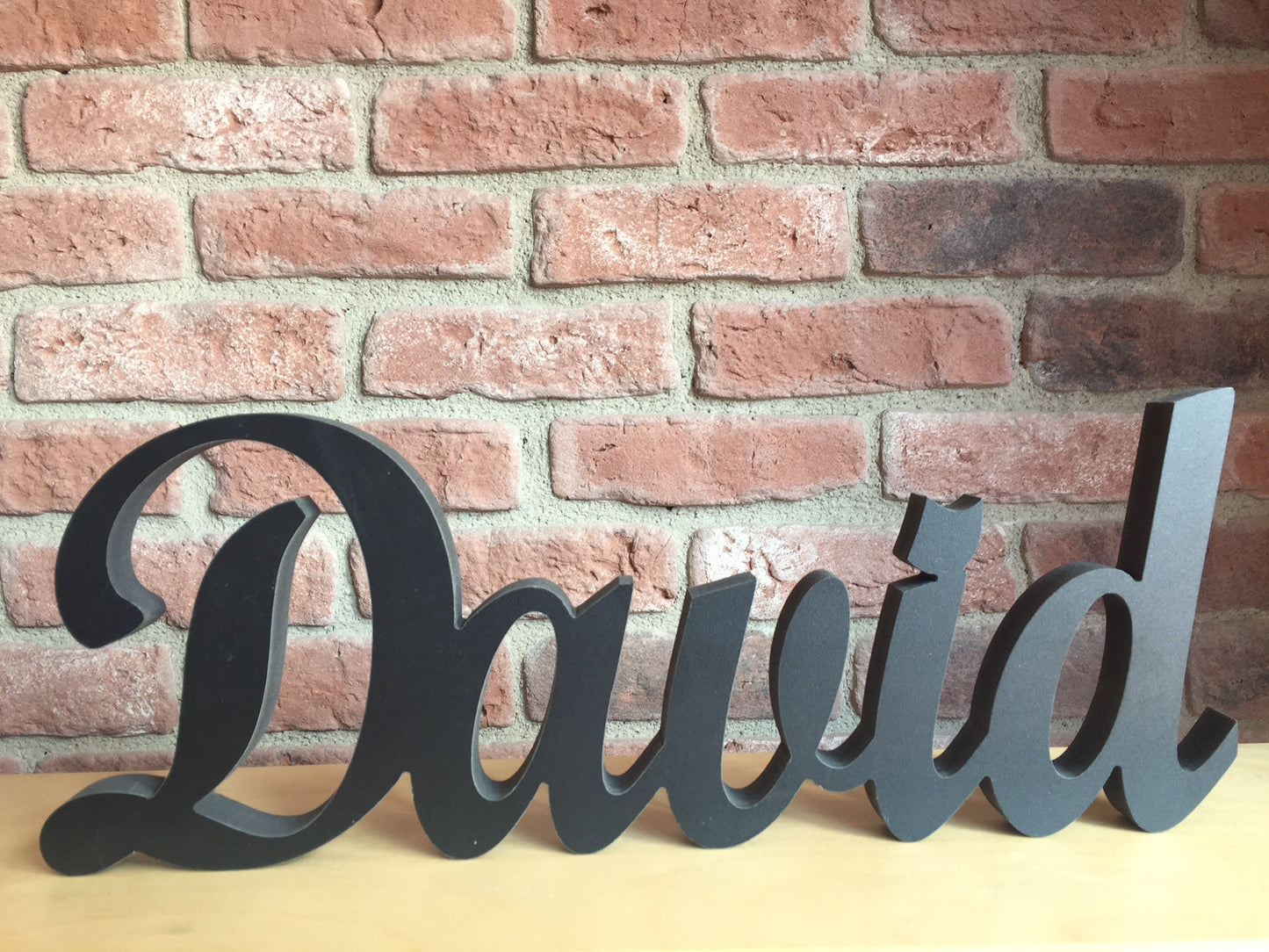 Nombre personalizado de plástico negro resistente para decoración interior o exterior