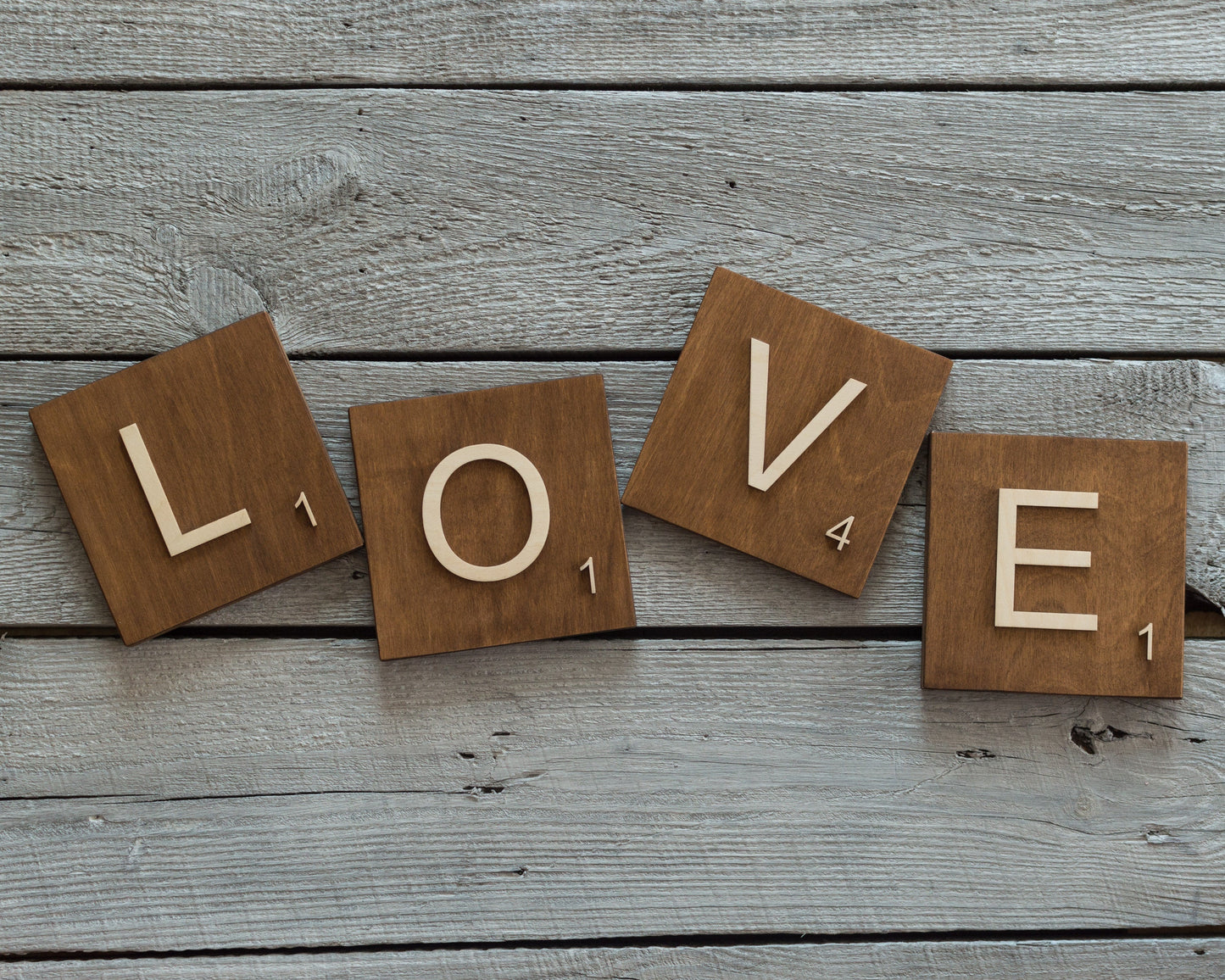 Letras decorativas Scrabble grandes marrón