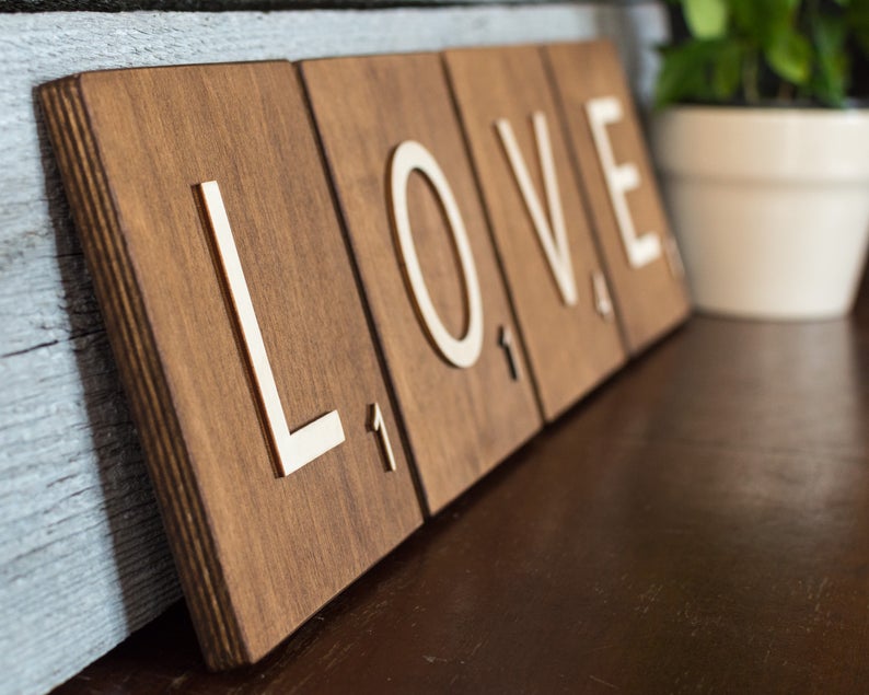 Letras decorativas Scrabble grandes marrón