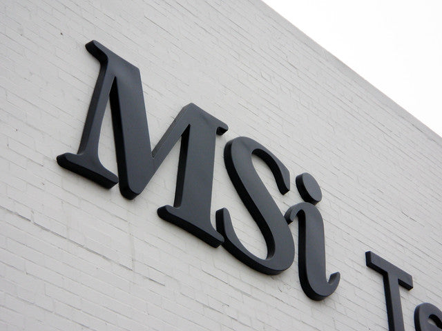 Letras negras para exterior para logos y corpóreas