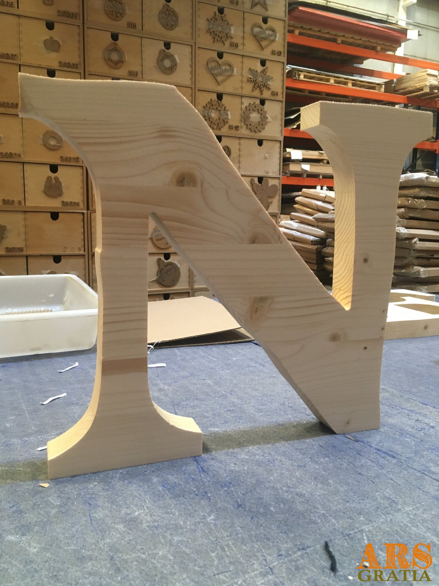 Letras grandes de madera natural