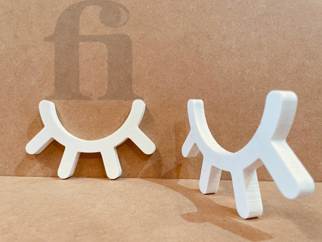 Pestañas blancas infantiles para decorar